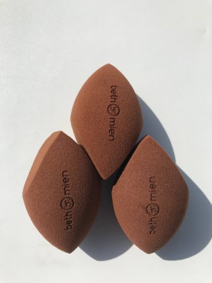 BETHMIEN BROWN BEAUTY BLENDER
